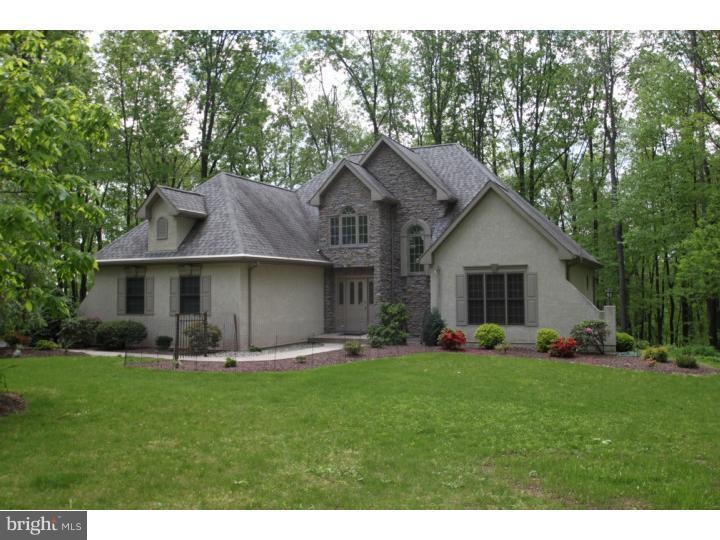 4414 Pinoak Ln, East Greenville, PA 18041 - photo 1