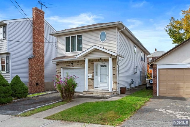 209 Irving Place, Lyndhurst, NJ 07071 - photo 1