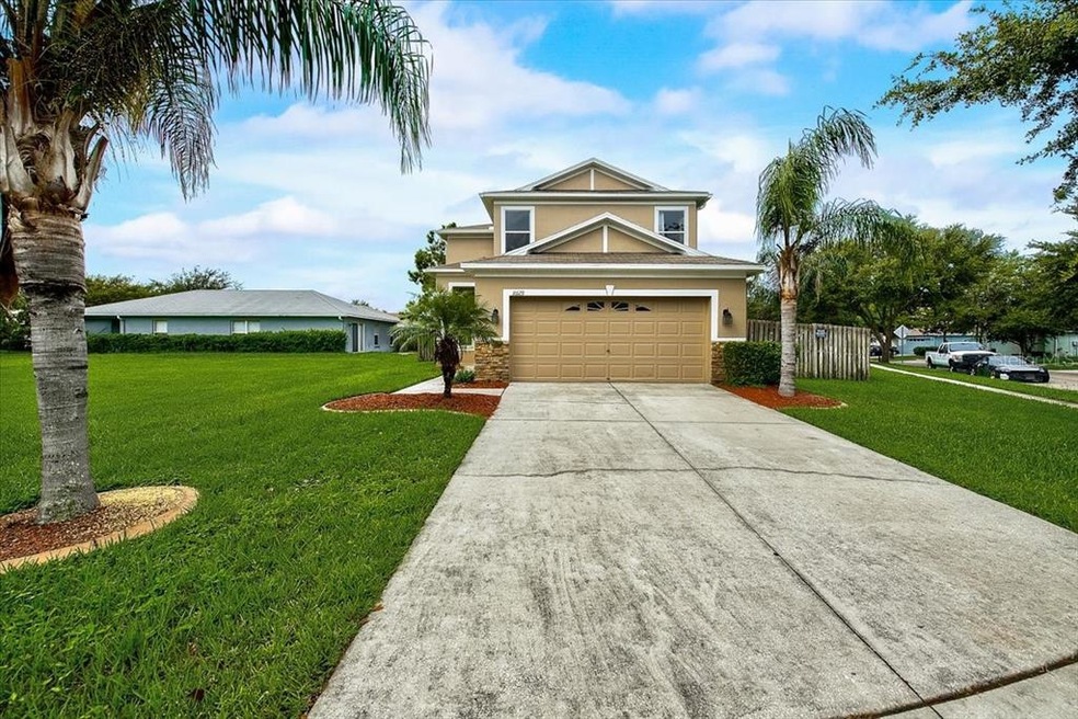 10129 Perthshire Cir, Land O Lakes, FL 34638 - photo 1