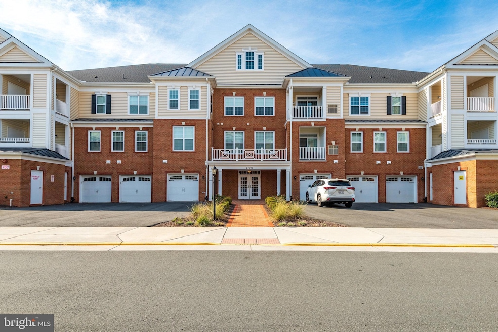 21007 Rocky Knoll Square unit 307, Ashburn, VA 20147 - photo 1