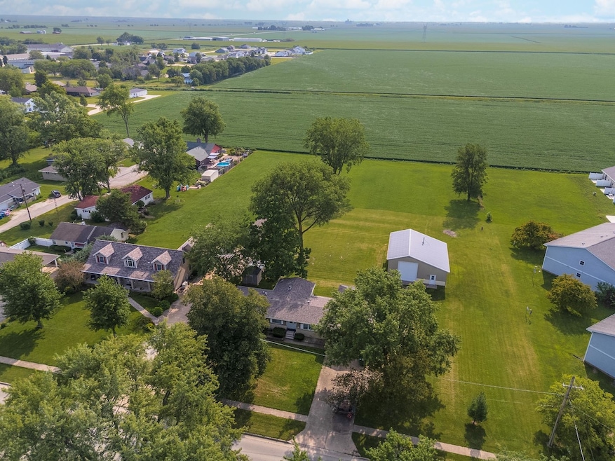 502 S Union St, Dwight, IL 60420 - photo 1