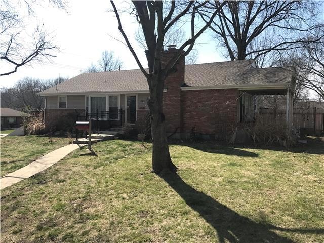 701 NW 10th St, Blue Springs, MO 64015 - photo 1