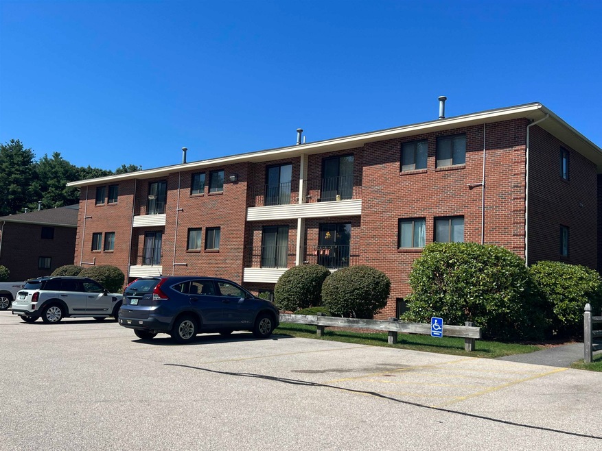 435 Abbott Farm Ln, Hudson, NH 03051 - photo 1