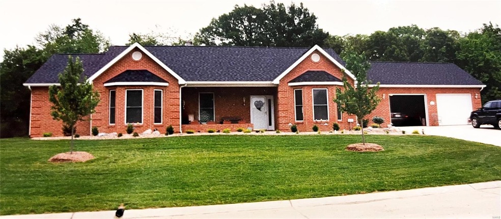 502 Woods Manor Dr, Freeburg, IL 62243 - photo 1