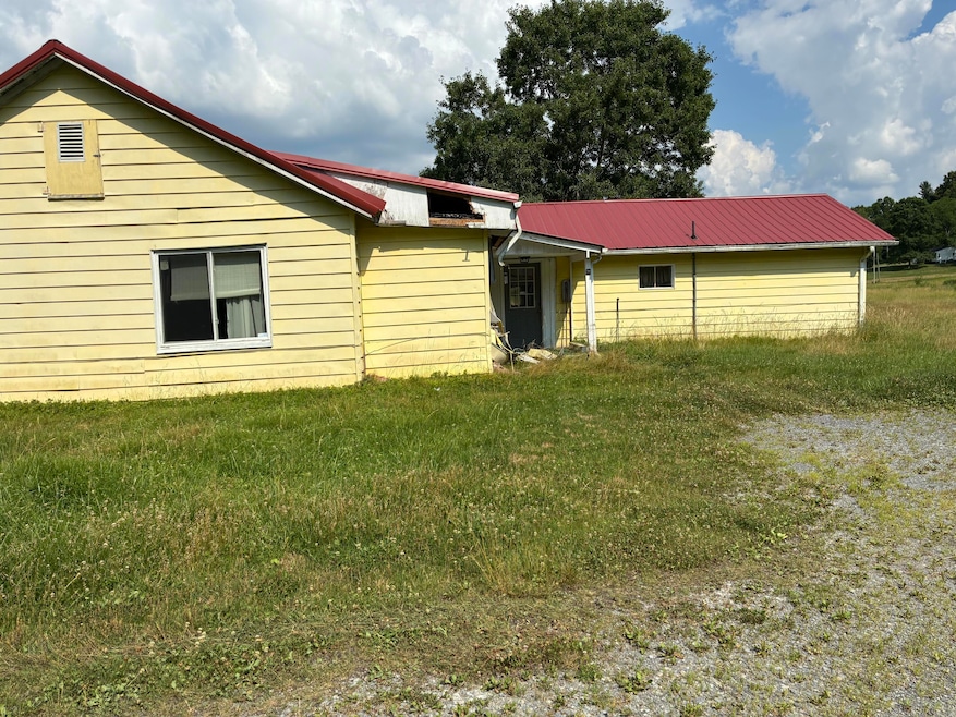 265 Old Pike Rd, Smoot, WV 24977 - photo 1