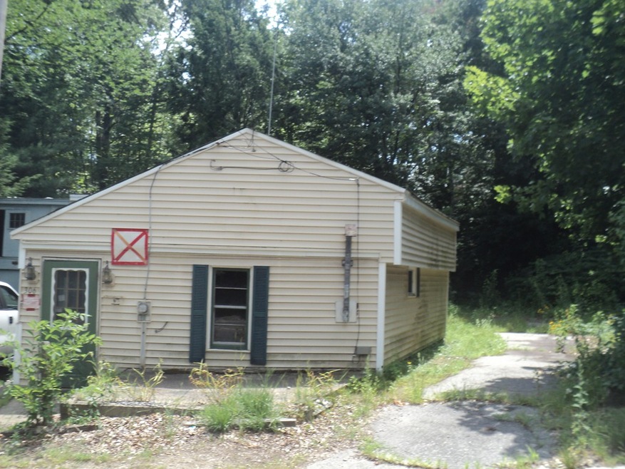 306 Sterling St, Clinton, MA 01510 - photo 1