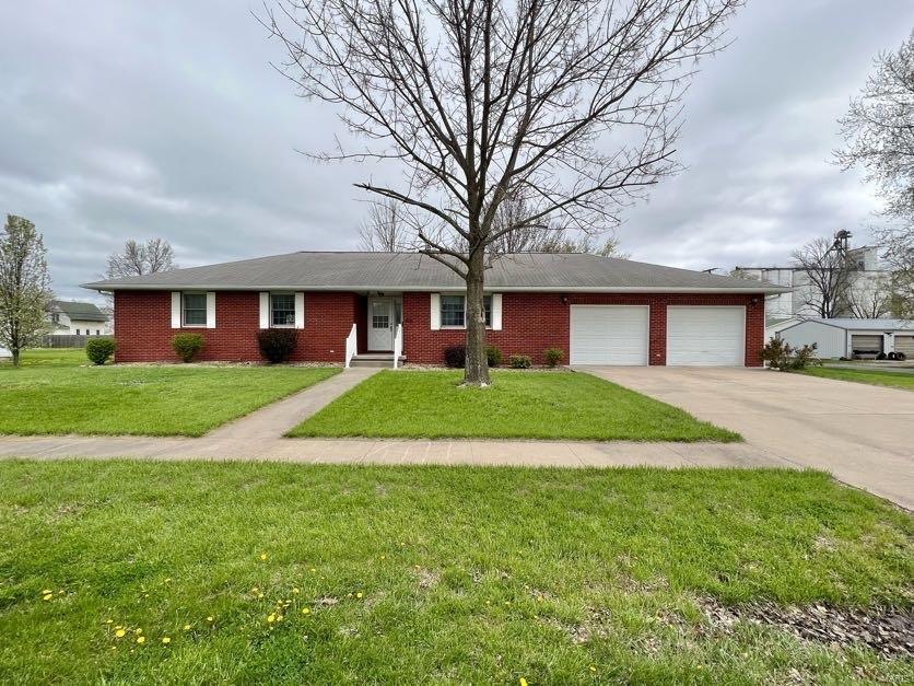 210 E Walnut