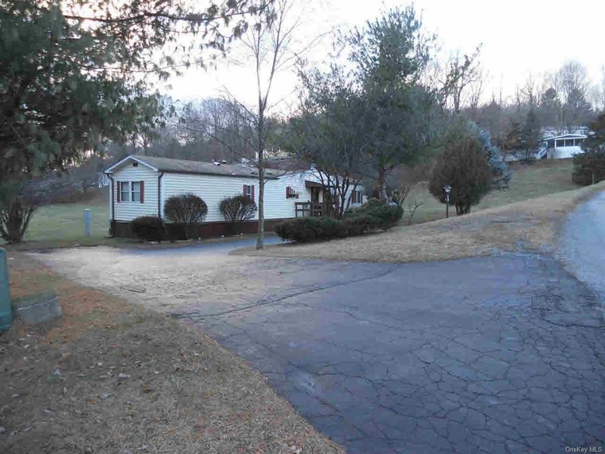 112 Candlestick Park, Newburgh, NY 12550 - photo 1