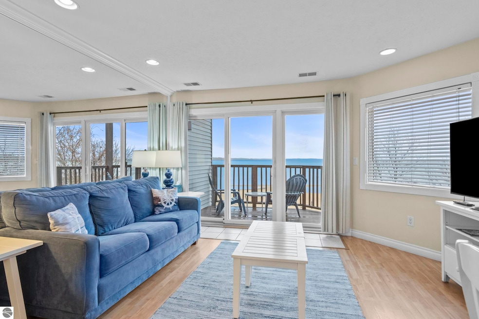 1995 Us-31 N unit 220, East Bay Township, MI 49686 - photo 1