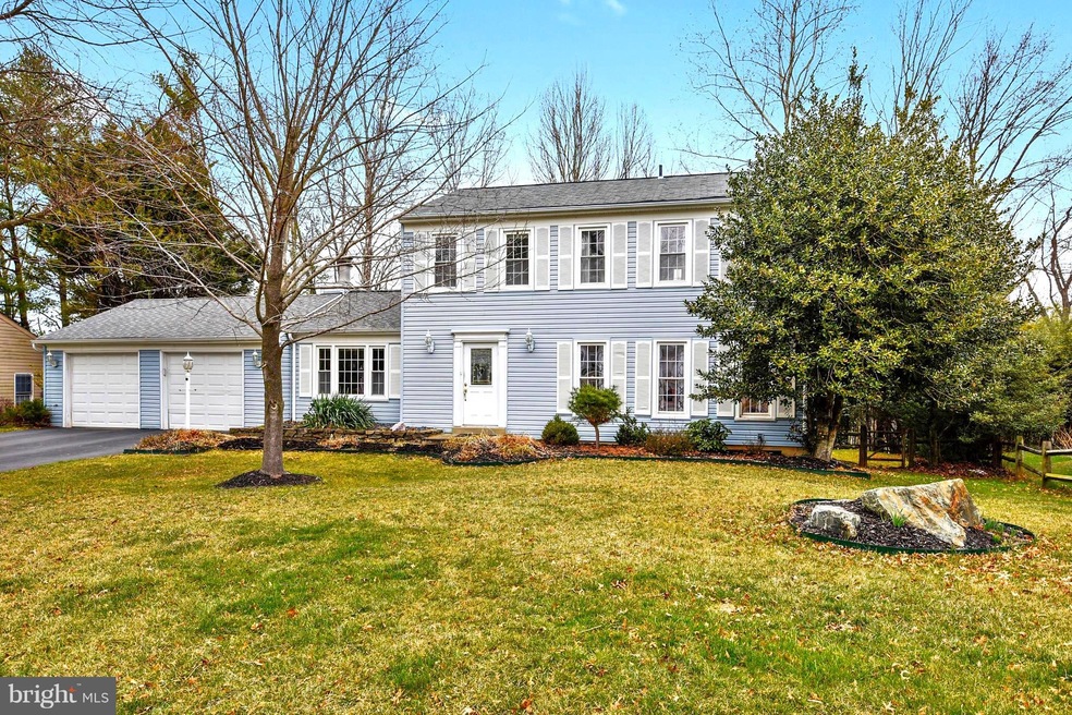 15033 Joshua Tree Rd, North Potomac, MD 20878 - photo 1