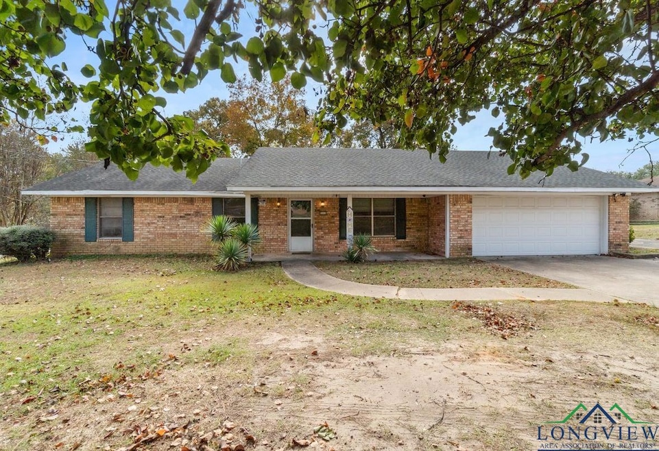 2113 Hendricks St, Gladewater, TX 75647 - photo 1