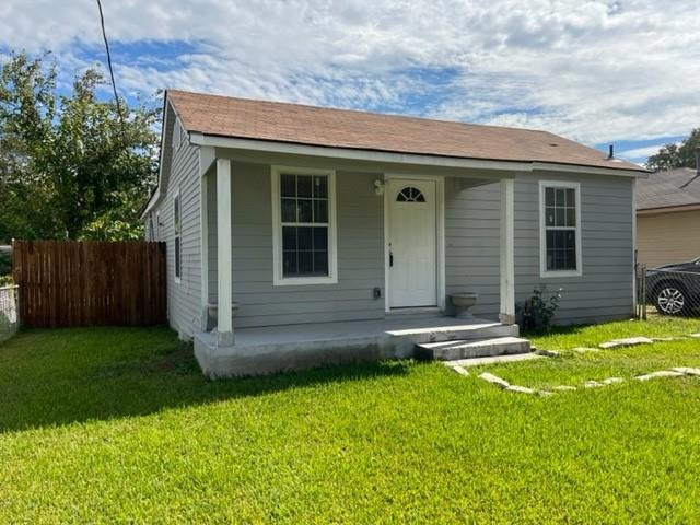 803 E Milam St, Ennis, TX 75119 - photo 1