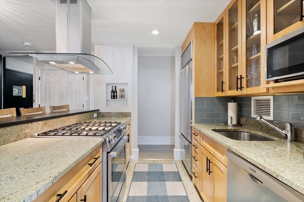 Harbor Towers unit 23C, Boston, MA 02110 - photo 1