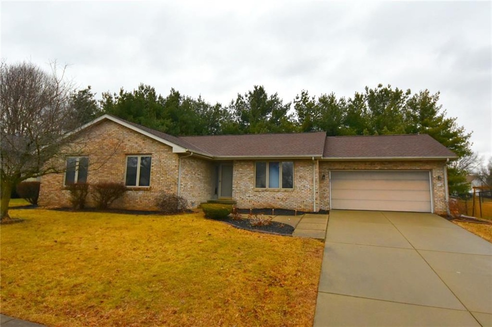 3020 Silver Fox Dr, Columbus, IN 47203 - photo 1