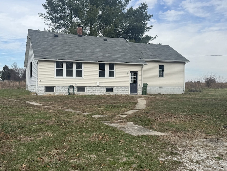 23392 N Il Hwy 37, Dix, IL 62830 - photo 1