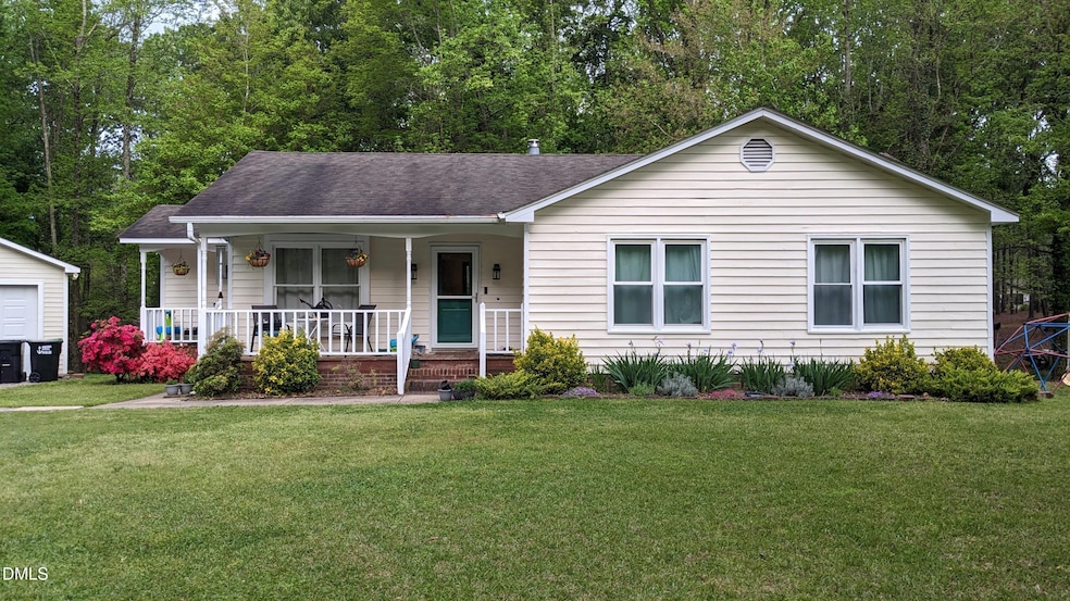 1901 Red Oak Ln, Clayton, NC 27520 - photo 1