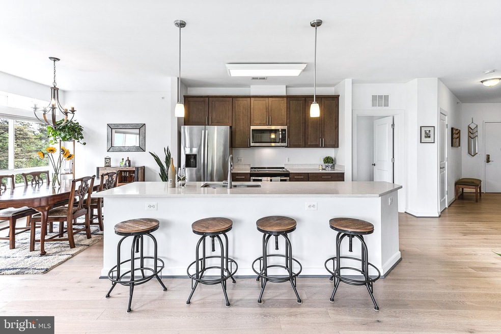 9430 Silver King Ct unit 408, Fairfax, VA 22031 - photo 1