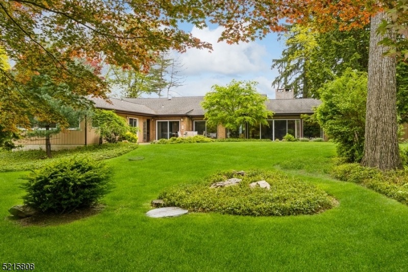 16 Harvey Dr, Bernardsville, NJ 07924 - photo 1