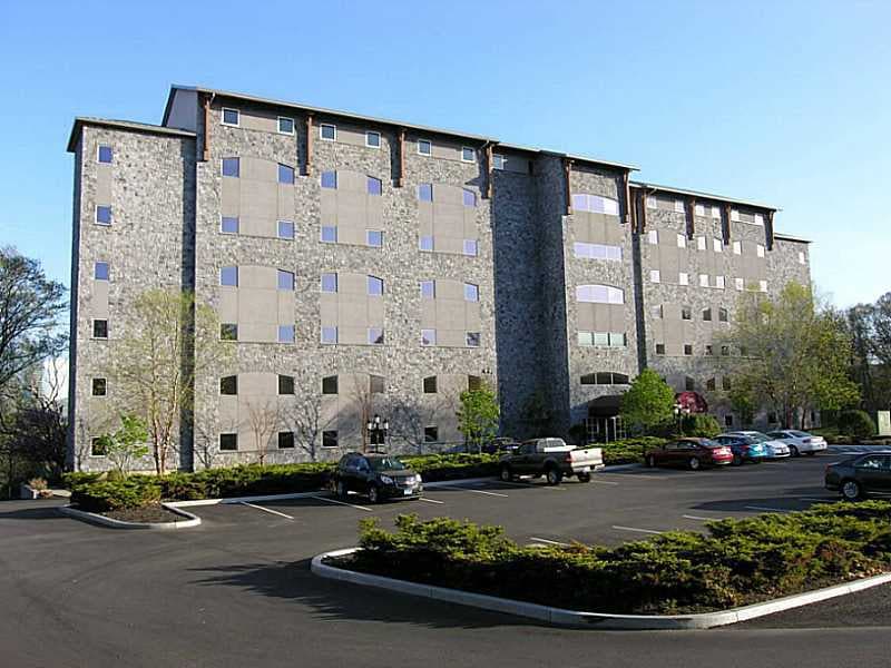 Cove View Condominiums unit 504, Norwich, CT 06360 - photo 1