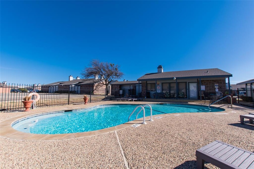 634 Bellaire Dr unit D, Hurst, TX 76053 - photo 1