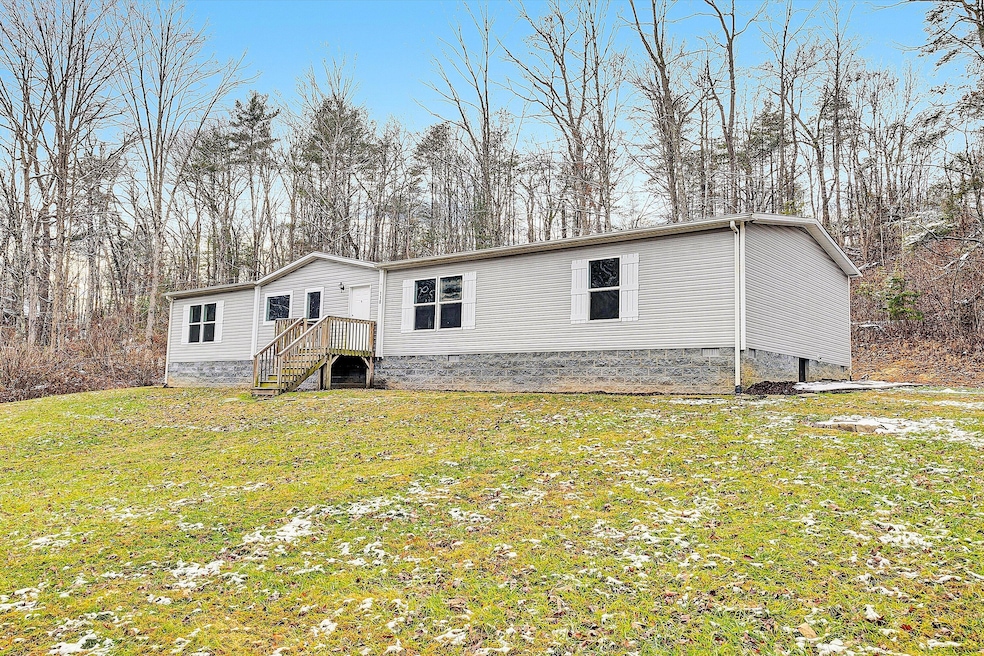 110 Holly Dr, Covington, VA 24426 - photo 1