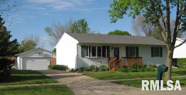 2210 Aspen Dr, Davenport, IA 52806 - photo 1