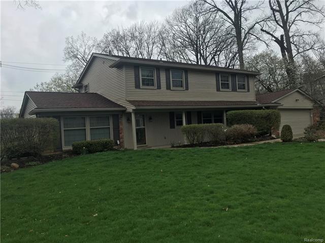 5710 Raven Front of House.jpg