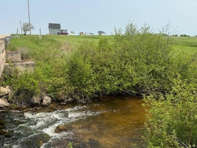 House with stream (1)