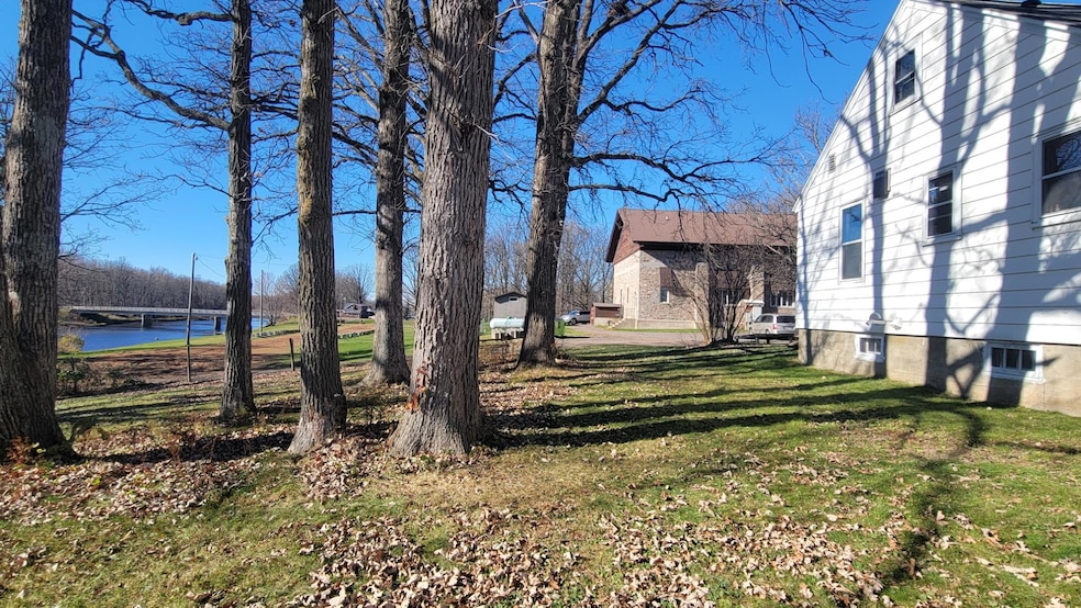 N8872 Elm St, Gilman, WI 54433 - photo 1