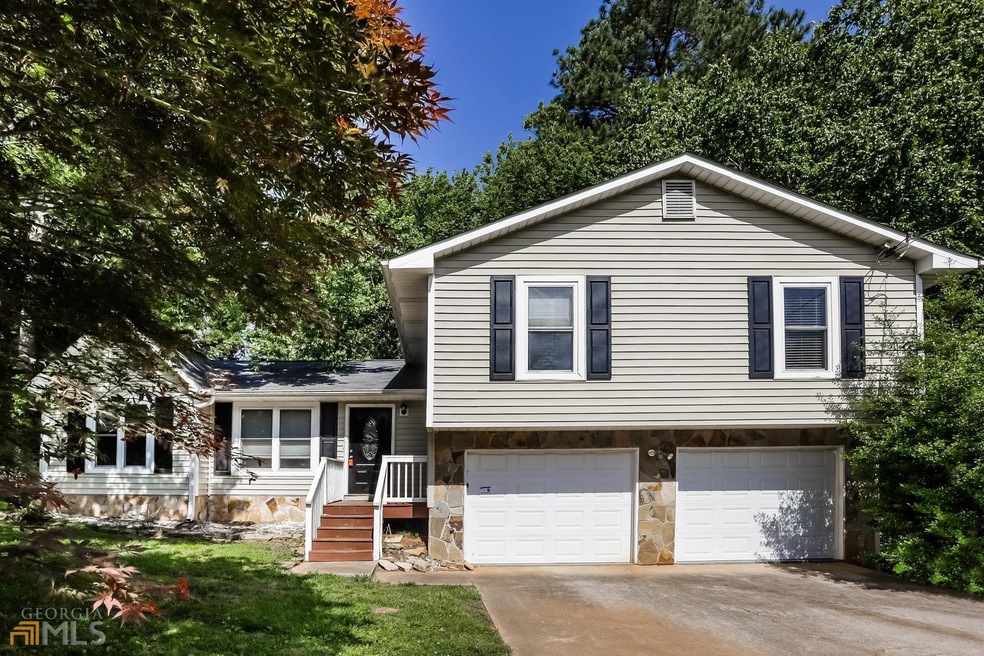 359 Oconee Ln, Lawrenceville, GA 30043 - photo 1