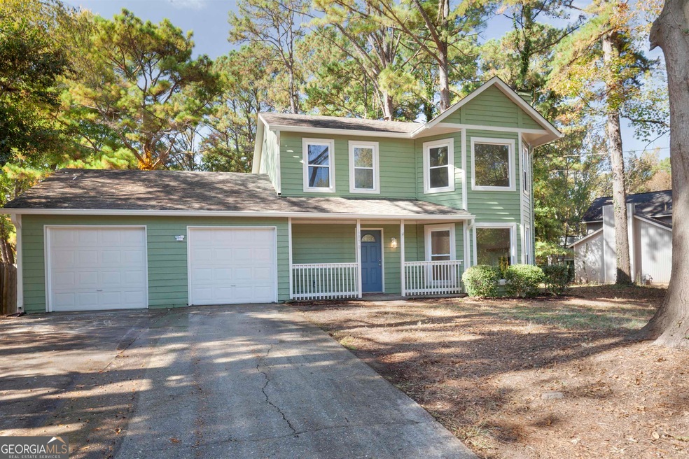 Southern Charm! Welcome Home-2 Car Garage also fea