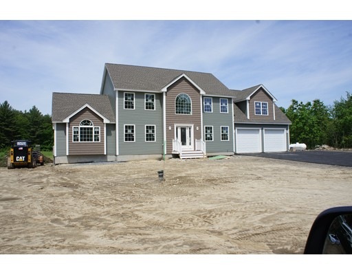 540 Colburn Ave, Dracut, MA 01826 - photo 1