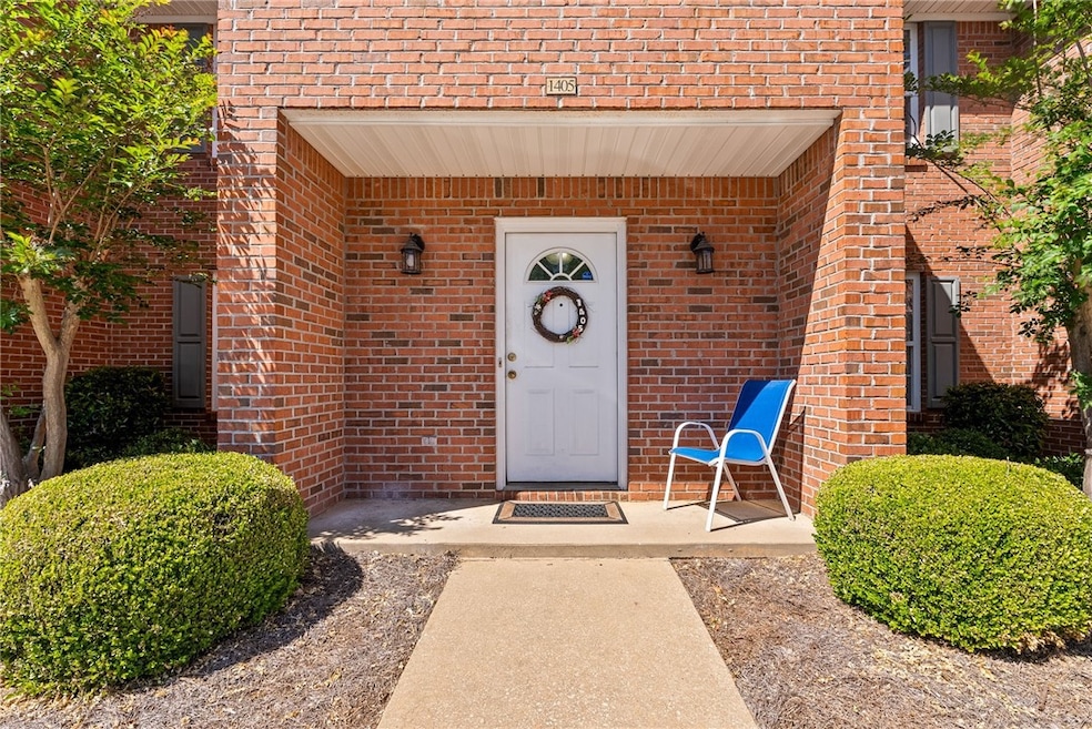 1477 N Donahue Dr unit 1405, Auburn, AL 36830 - photo 1