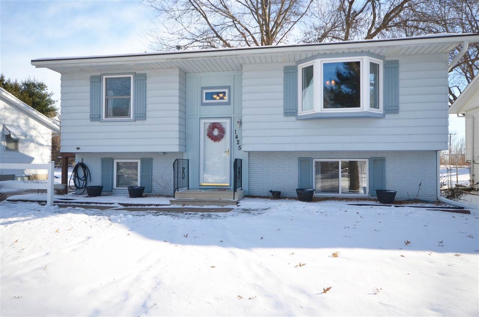 1425 Ingersoll Rd, Waterloo, IA 50701 - photo 1