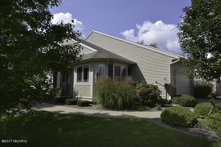 1363VillageCir_01