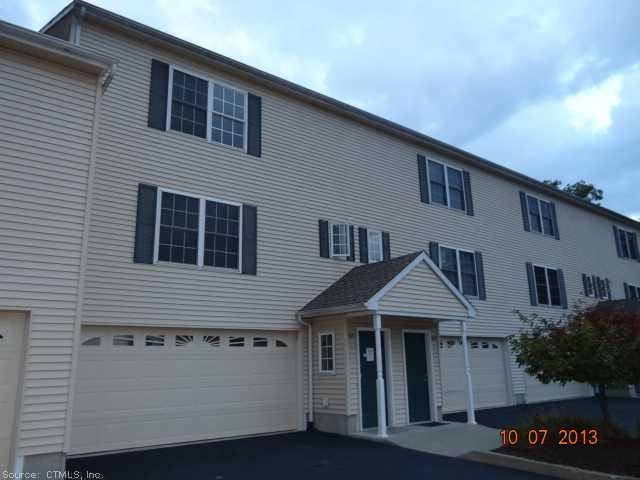 107 Briar Ln unit 107, Norwich, CT 06360 - photo 1