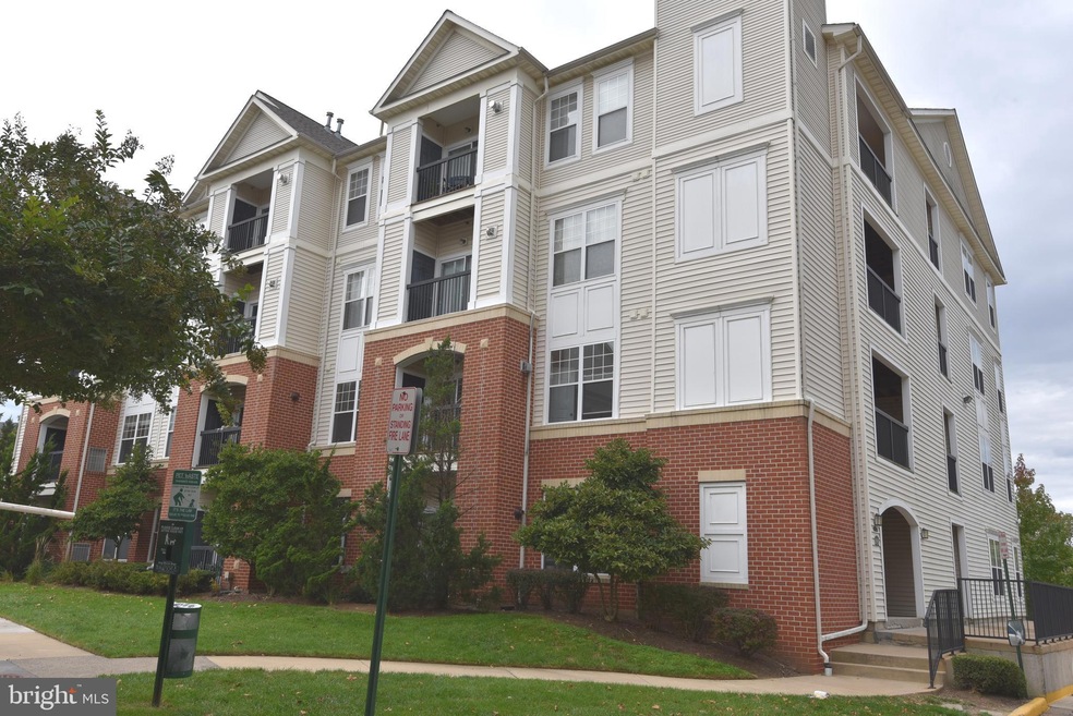 11352 Aristotle Dr unit 7-406, Fairfax, VA 22030 - photo 1