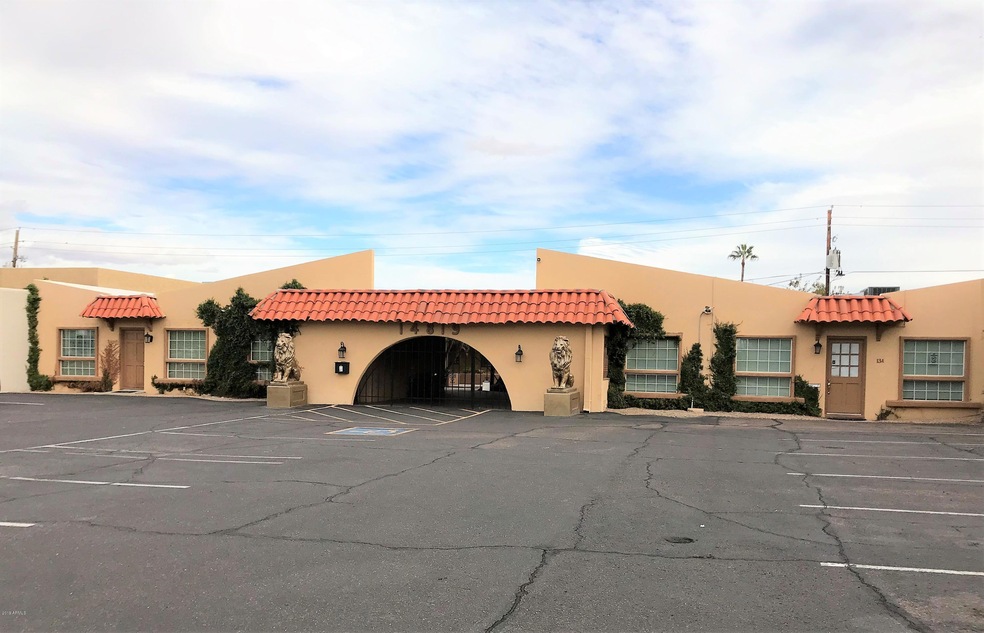 Paradise Plaza