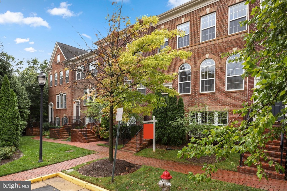 8034 Reserve Way, Vienna, VA 22182 - photo 1