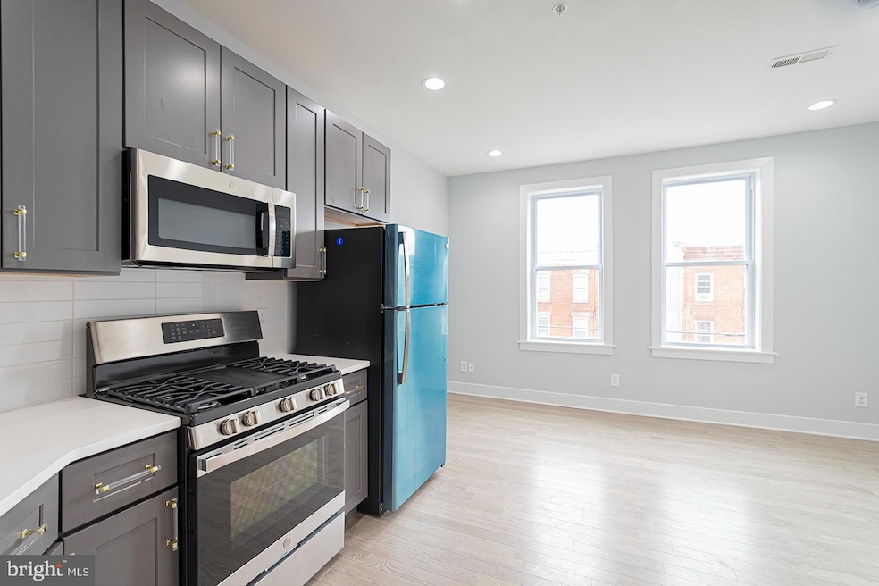 2808 W Oxford St unit 3, Philadelphia, PA 19121 - photo 1