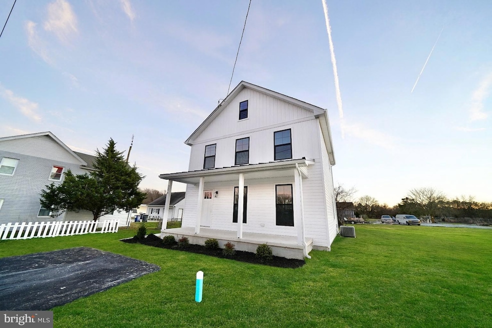 304 S Railroad Ave, Georgetown, DE 19947 - photo 1