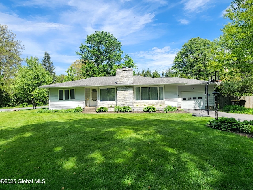 1 Laurel Road