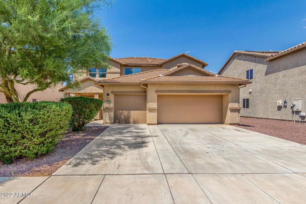 1_Front of house