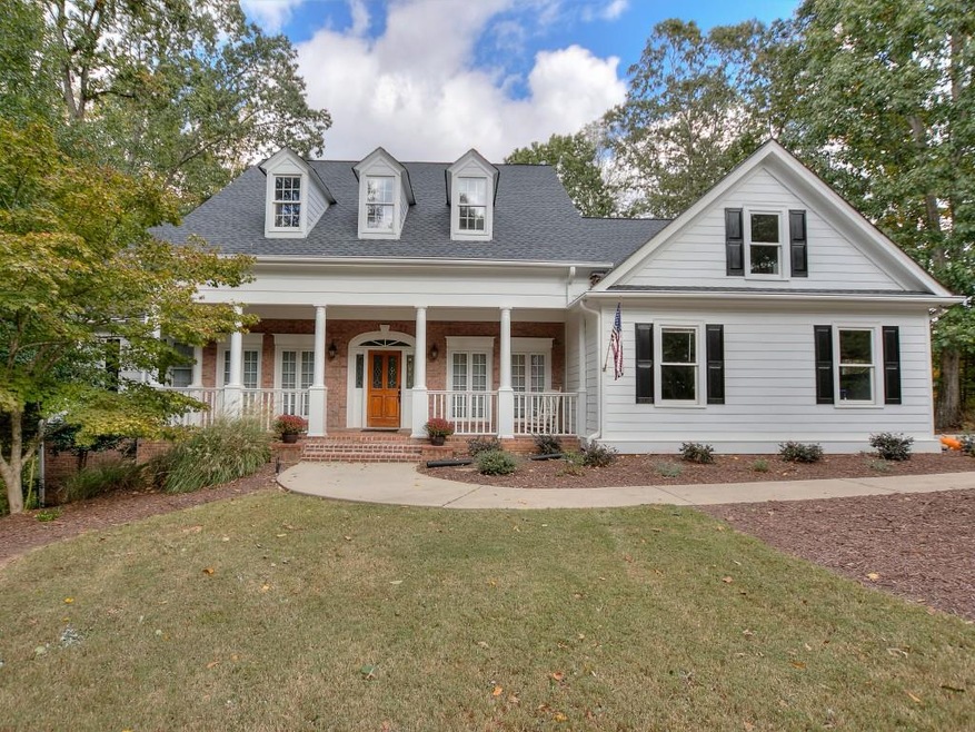Gorgeous updated Southern Living on private 1 +/- 