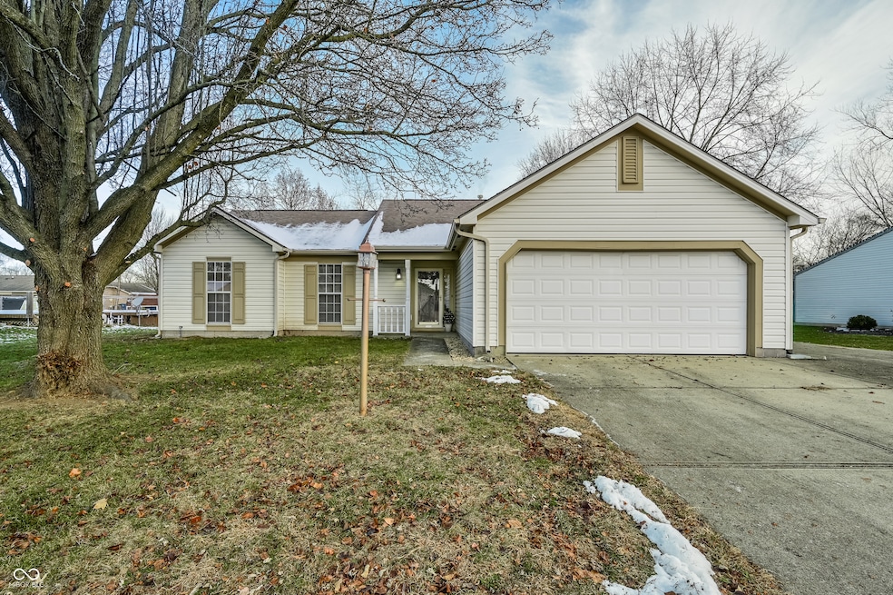 7648 Madden Ln, Fishers, IN 46038 - photo 1