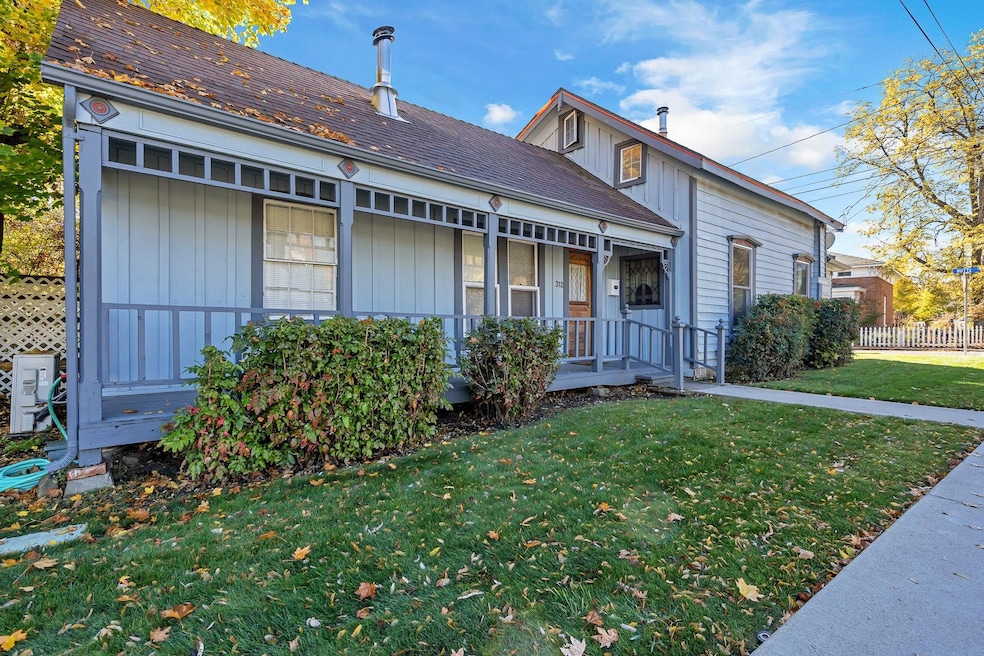 518 Butte St, Yreka, CA 96097 - photo 1