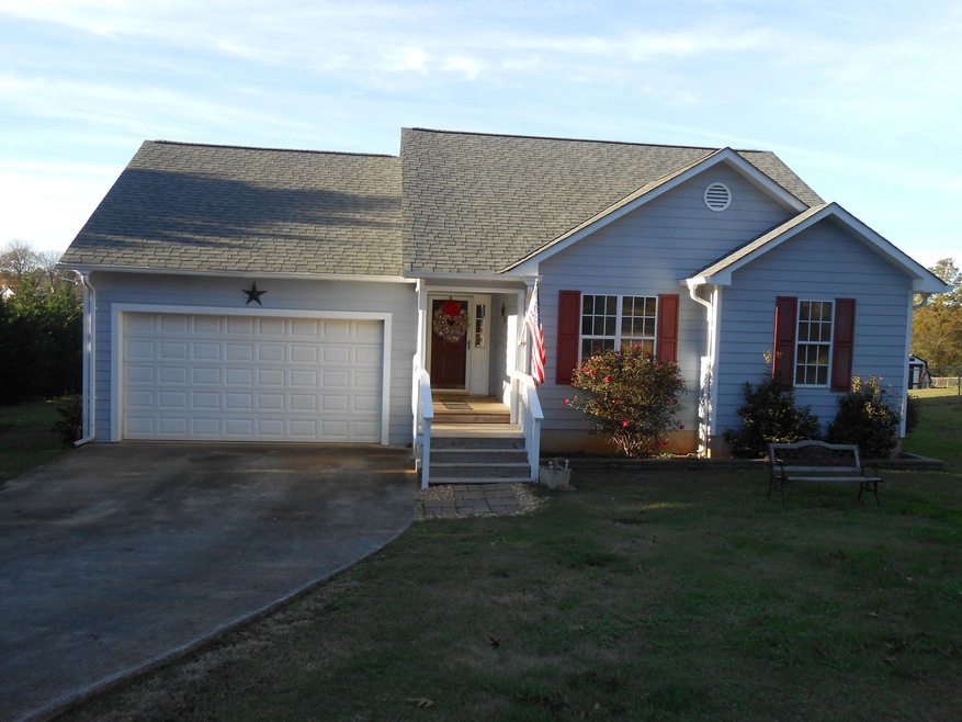 823 Mcentire Cir, Chatsworth, GA 30705 - photo 1