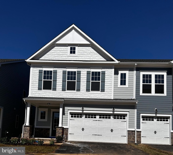 17981 Woods Overlook Dr, Dumfries, VA 22026 - photo 1