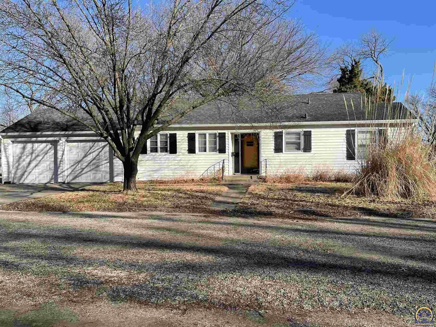 1721 SW High Ave, Topeka, KS 66604 - photo 1