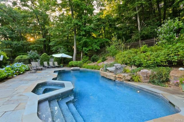 558 Millwood Rd, Mount Kisco, NY 10549 - photo 1